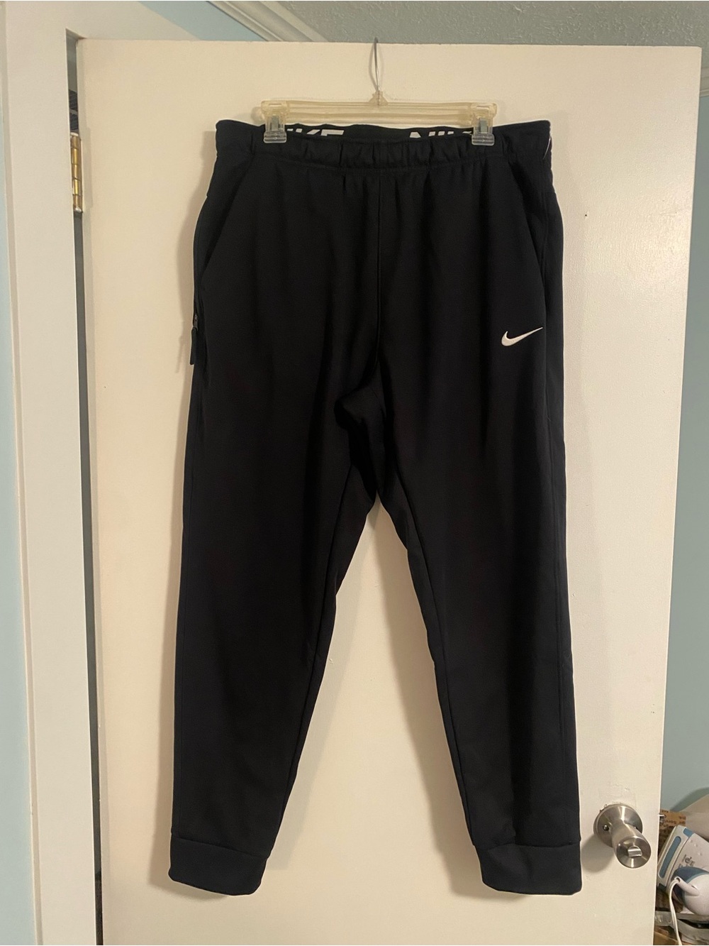 NWOT Nike Therma-FIT Joggers Mens L Black Athletic Sweatpants Gym Workout Casual
